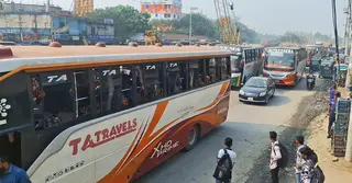 যমুনা সেতুতে ১৯ ঘণ্টা ৩৮ হাজার যানবাহন পারাপার, চাপ বাড়লেও যানজট নেই